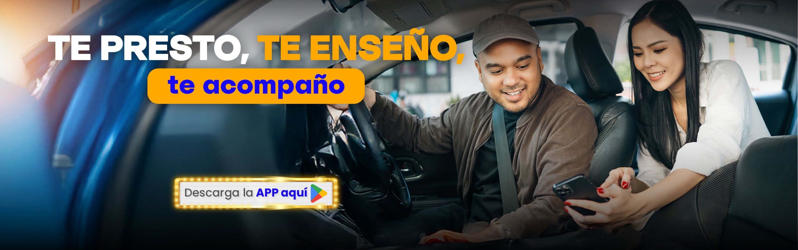 alt="Taxista recibiendo apoyo financiero y educativo con la app Credimovil. Frase Te presto, te enseño, te acompaño."