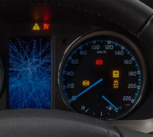 Tablero con luces encendidas, indicando que el carro GNV necesita mantenimiento urgente.